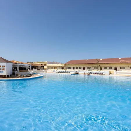 Home2book Cute With Pool, Callao Salvaje * アデヘ